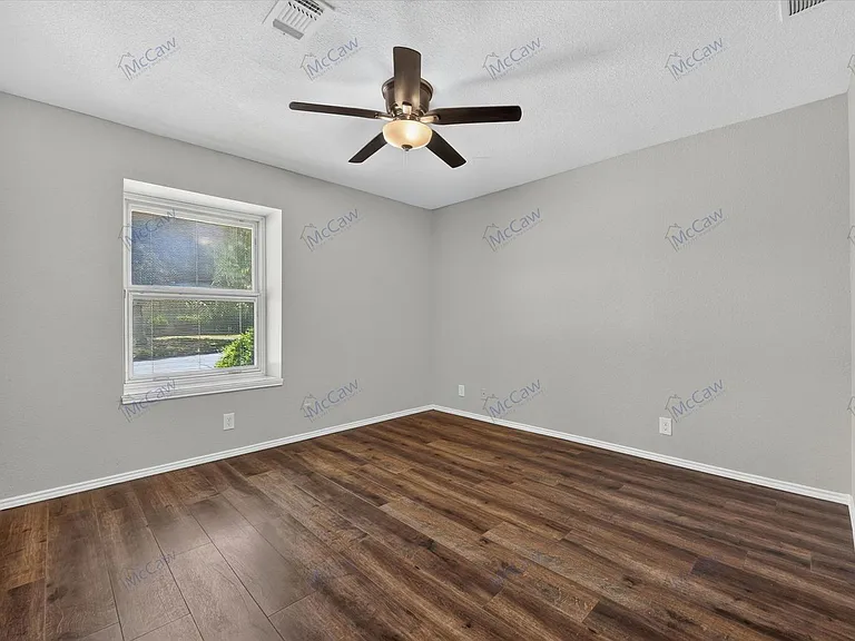 4900 Ledgestone Dr — Photo 18