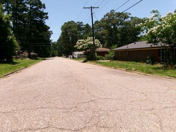 Exterior Neighborhood (street photo)