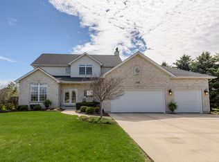 2716 High Meadow Rd, Naperville, IL 60564