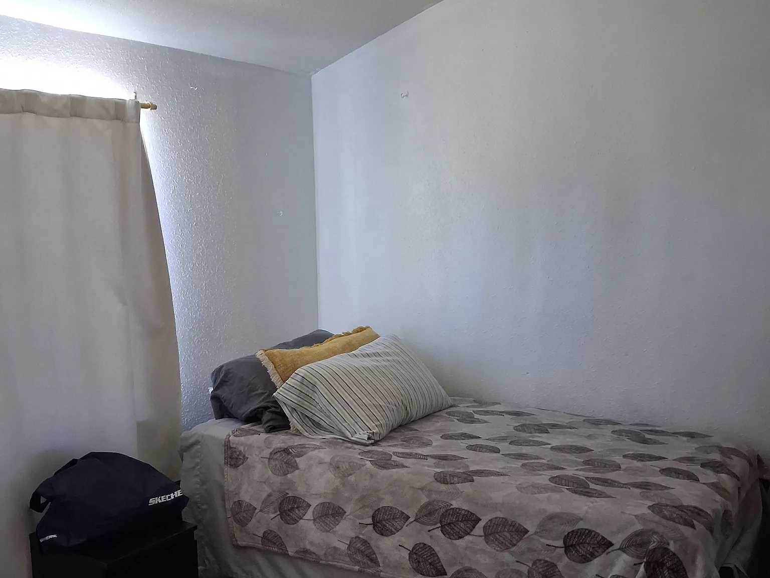 5 bed, 1590 sqft, $1,300 — Photo 2