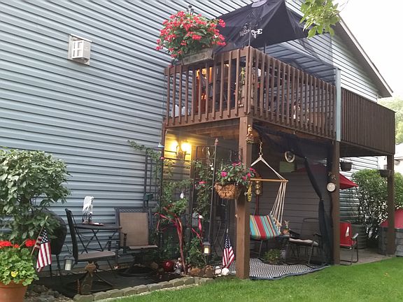 Deck, patio facing street