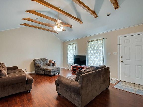 4th image of 101 Otter Ln