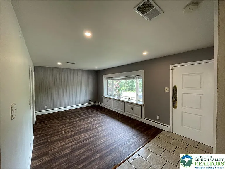 6869 Spring Creek Rd — Photo 4