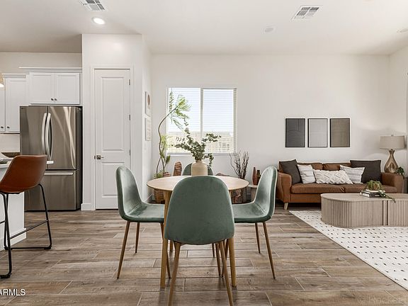 3rd image of 20355 W SELLS Drive