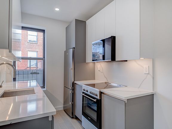 3rd image of 15 Wyckoff St APT 12