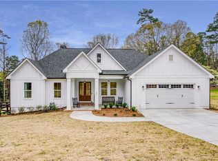 289 Russell Rd, Winder, GA 30680