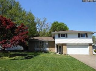 5420 Berkshire Dr, North Olmsted, OH