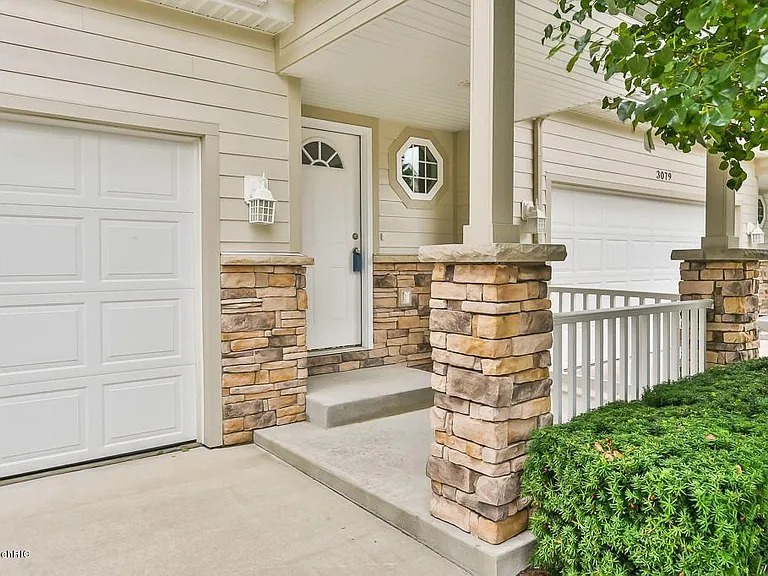 3077 Ledgestone Pl NE #4 — Photo 2