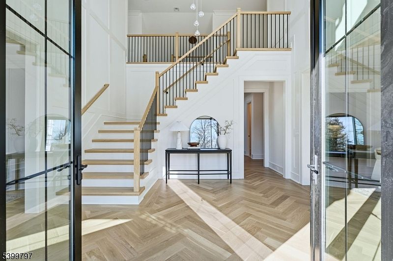 1st image of 15 Sparta Rd