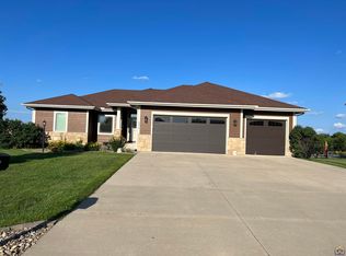 5310 NW Sterling Chase Dr, Topeka, KS 66618