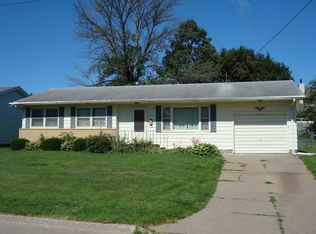 1612 Devitt Ave, Muscatine, IA 52761