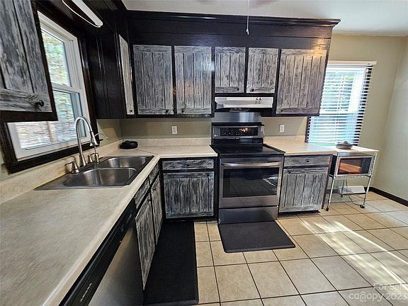 5th image of 259 Acorn Ct