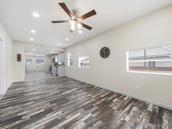 4th image of 322 N 9th St