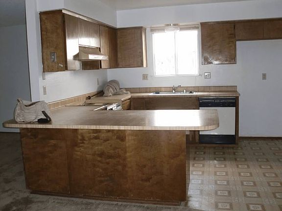 3rd image of 7519 Saybrook Dr