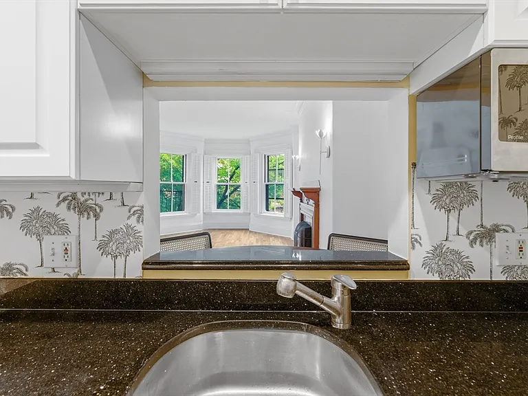 302 Commonwealth Ave #C — Photo 8