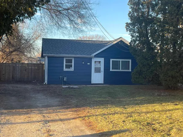 128 W Linwood Ave, Oshkosh, WI 54901