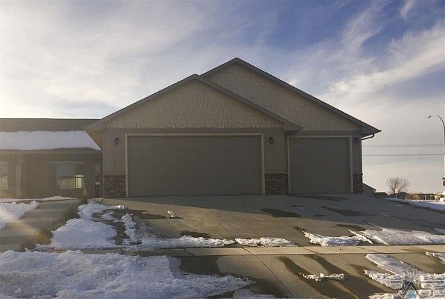 2nd image of 8101 S Seven Oaks Dr