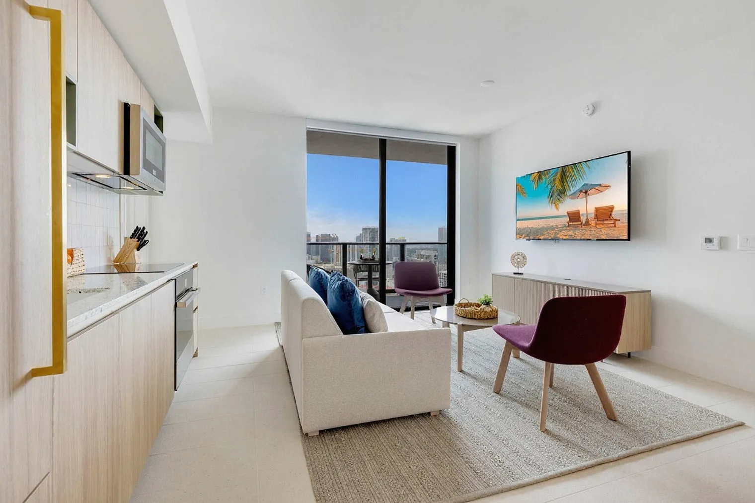 2 bed, 2.0 bath, 893 sqft, $5,794 — Photo 2