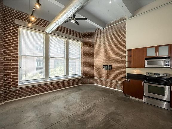 5th image of 1136 Washington Ave Unit 200