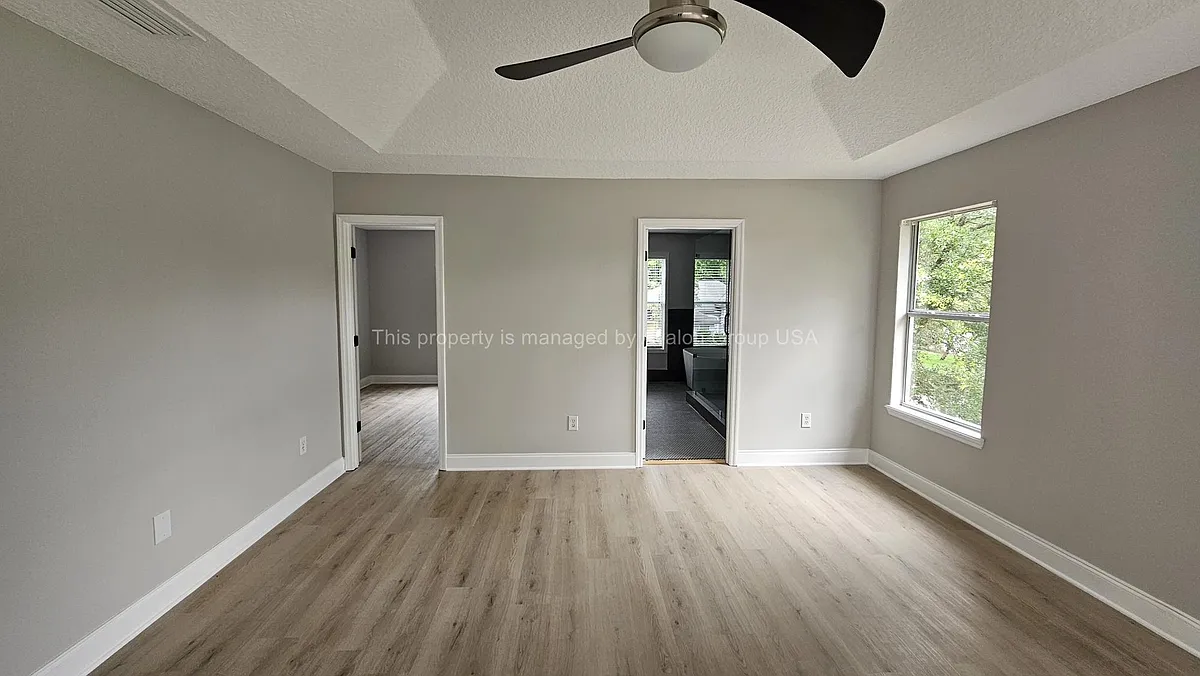Building Photo - 13983 Summer Breeze Dr