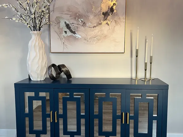 (undisclosed Address), Hyde Park, MA 02136