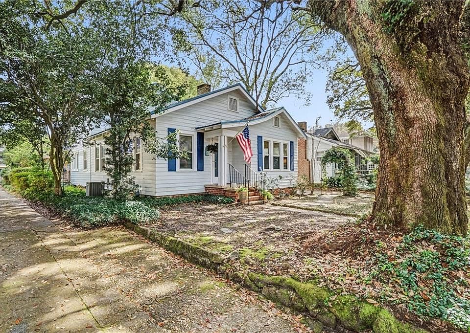 1st image of 136 Florence Pl