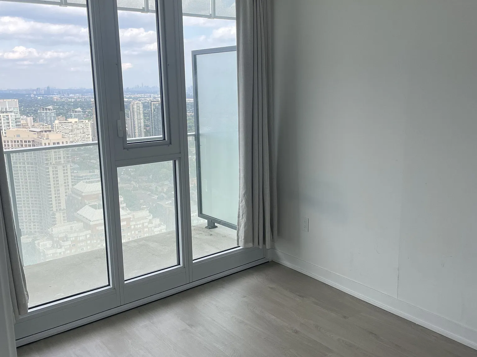 2 bed, $2,350 — Photo 4
