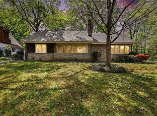 711 Quaker Ln, High Point, NC 27262