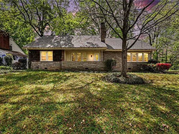 711 Quaker Ln, High Point, NC 27262