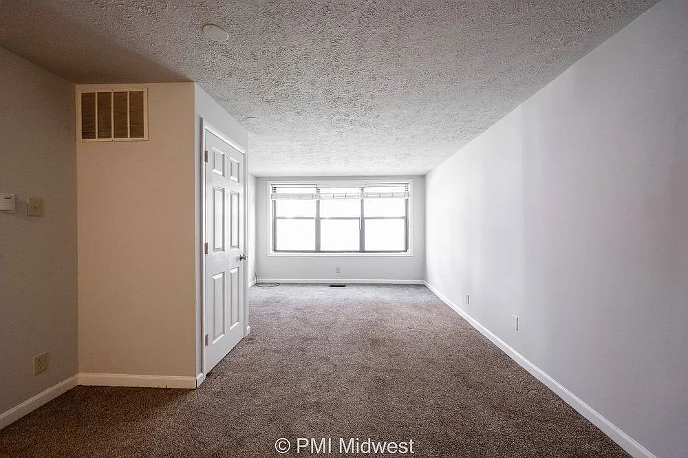 2 bed, 1052 sqft, $850 — Photo 4