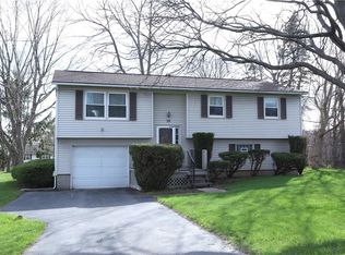 39 Tandoi Dr, Rochester, NY 14624