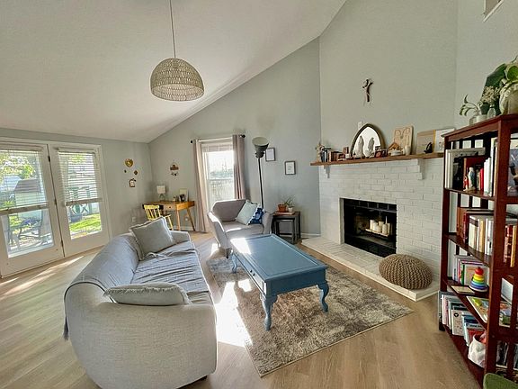 5th image of 209 Hutchins Dr