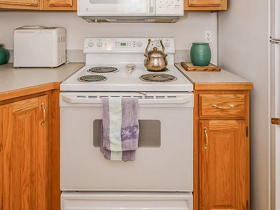 5th image of 896 Summerset Ct