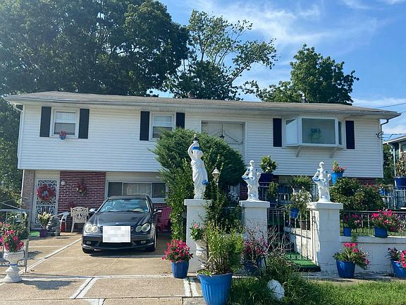 2nd image of 405 Elder St