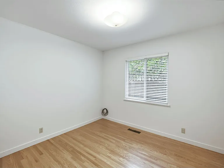 1537 Dana Ave — Photo 18