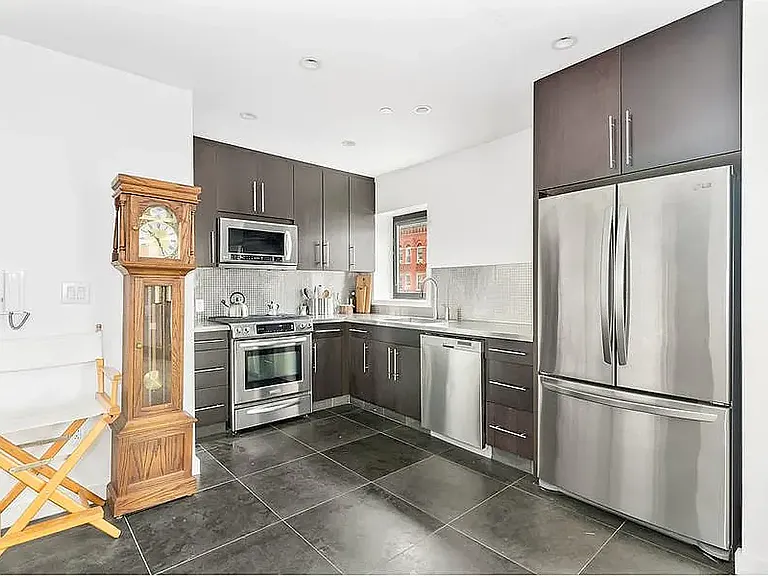 1314 Jackson Ave #3E — Photo 4