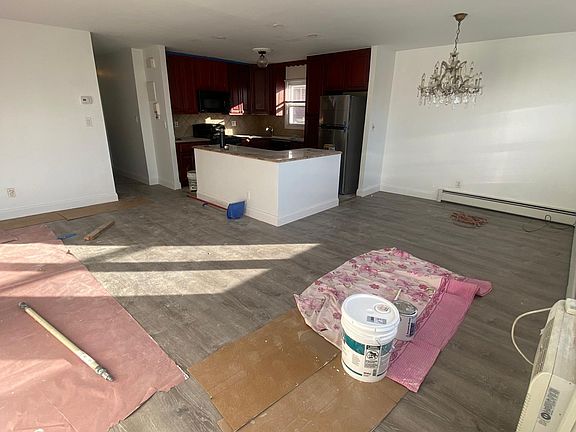 4th image of 1527 209th St Floor 3