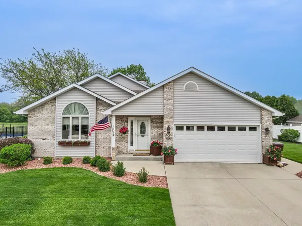 536 S Walnut St, Manteno, IL 60950