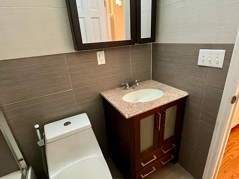 1077 Dean St #2R — Photo 9
