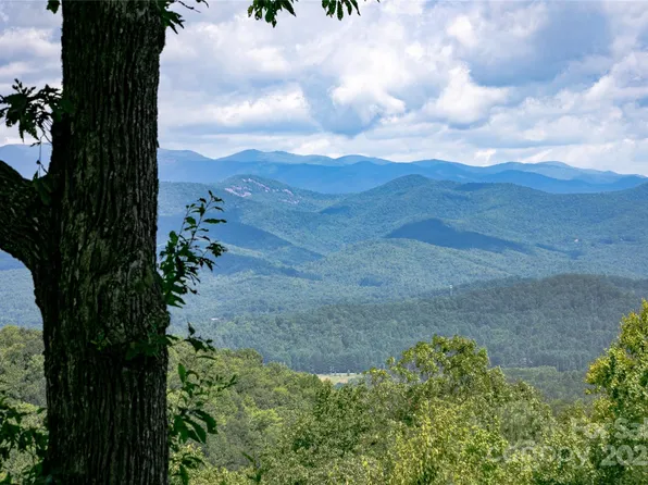 296 Tinequa Dr, Brevard, NC 28712