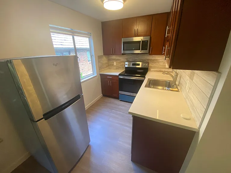 411 Harvard Ave East — Photo 8
