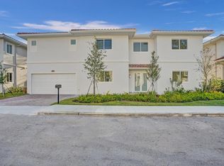 3538 Forest View Cir, Fort Lauderdale, FL 33312