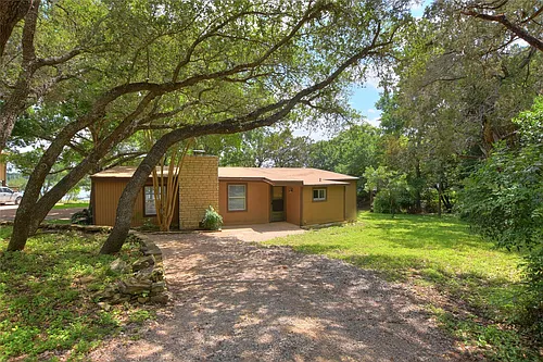 16013 Edwards Dr Photo 1