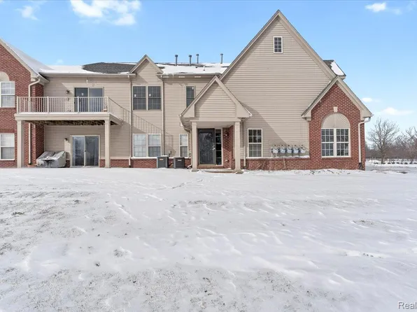 495 Addington Ln, Ann Arbor, MI 48108