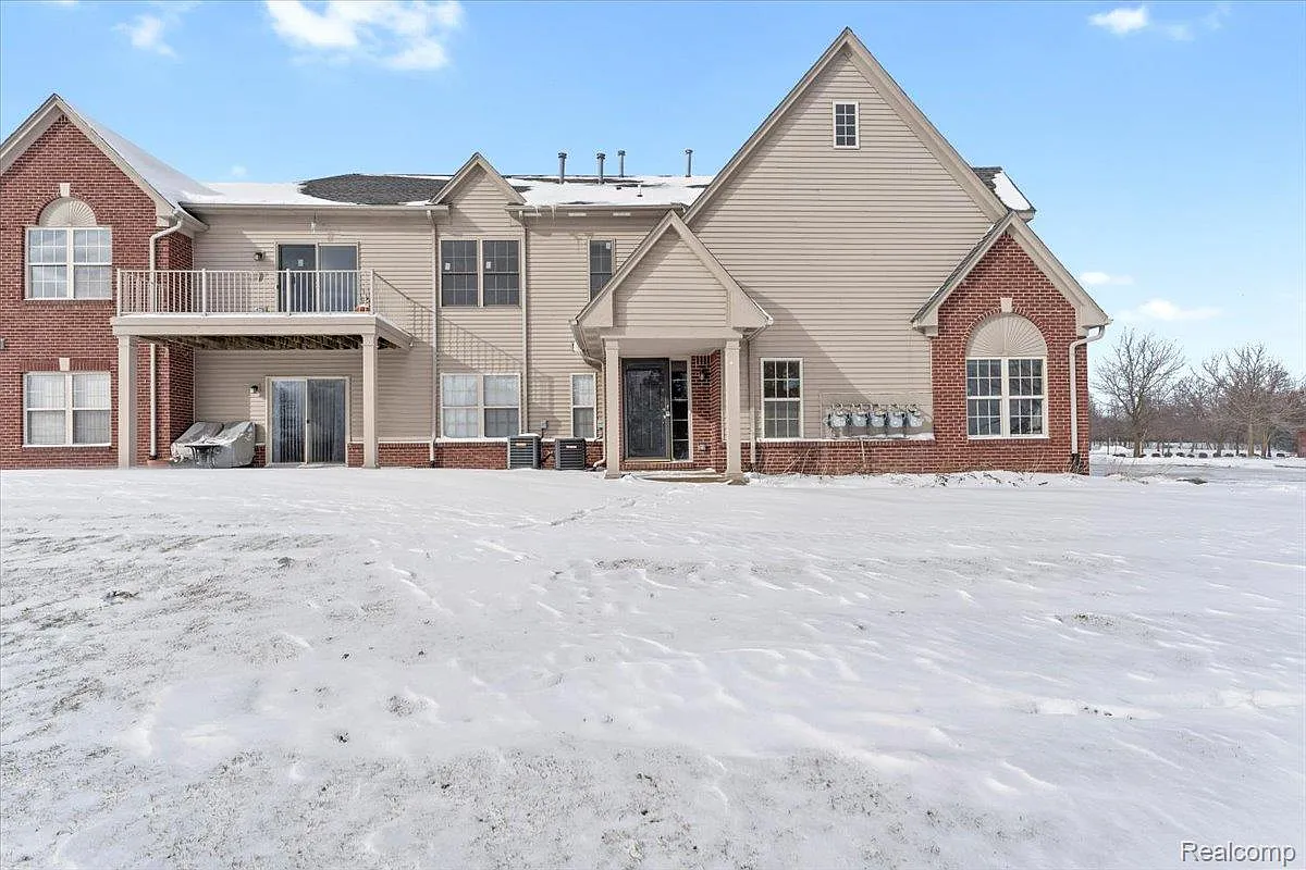 495 Addington Ln photo 1