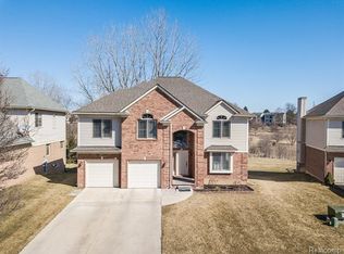4137 Persimmon Dr, Ypsilanti, MI 48197