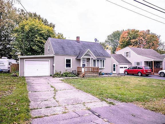 3rd image of 122 Traister Dr