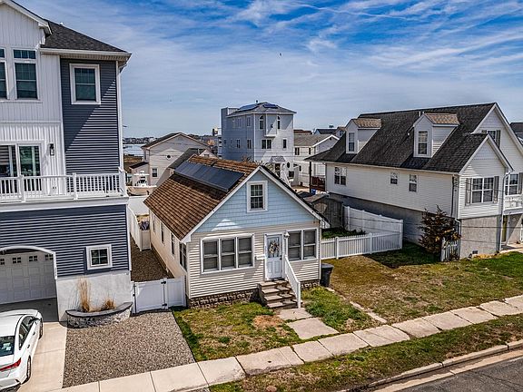 5th image of 331 W 16th Ave