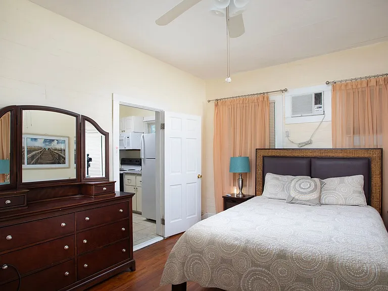 327 Margaret St #1 — Photo 10