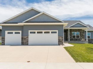 1002 Wood Lily Rd, Solon, IA 52333